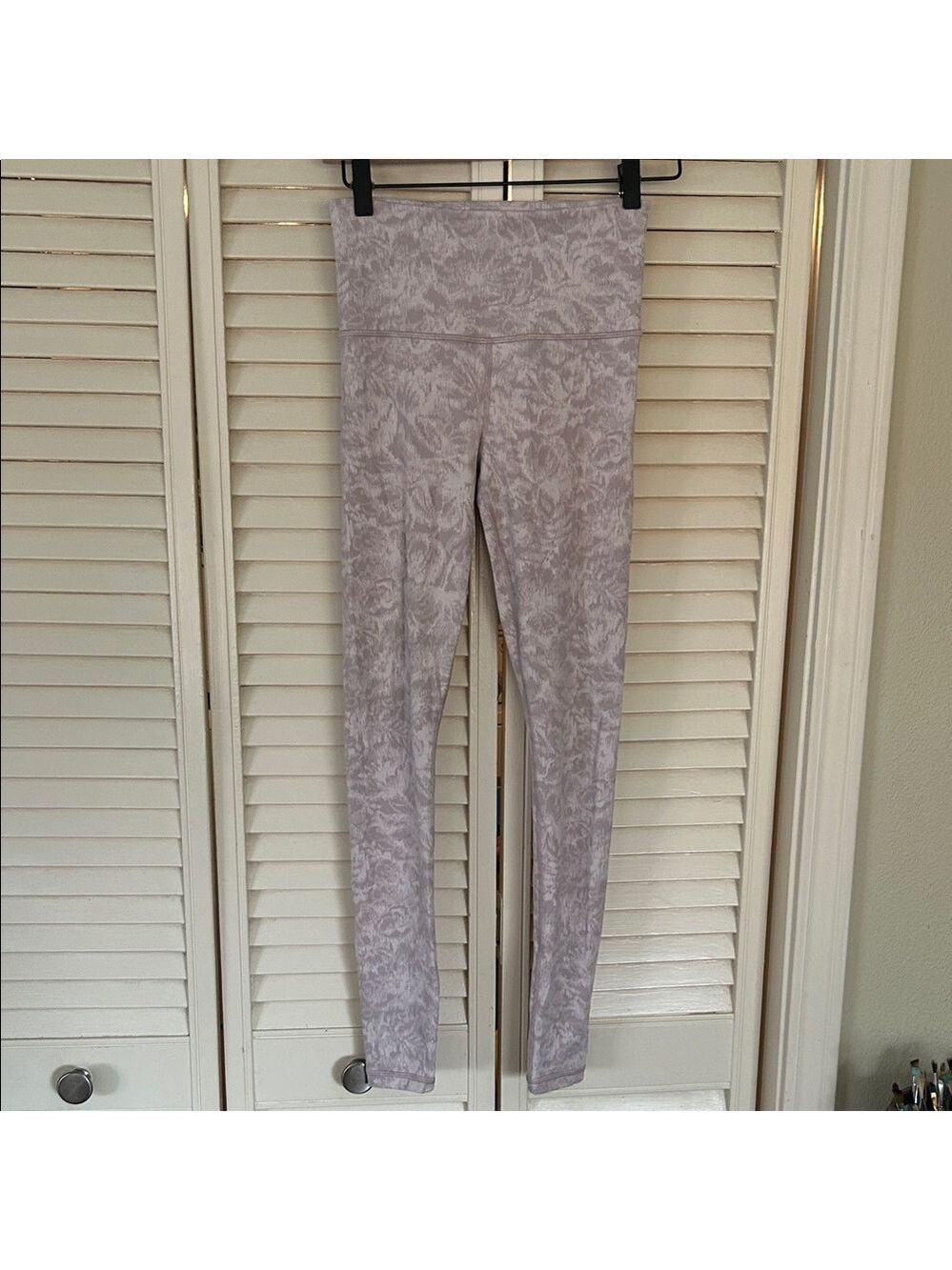 Athleta mauve  Patterned Leggings